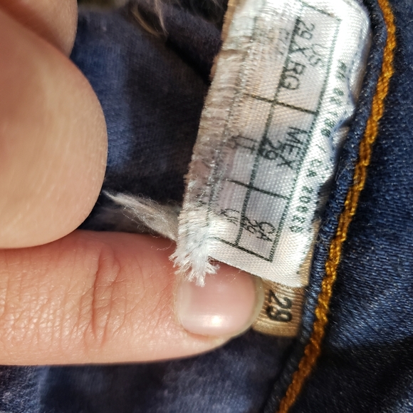 Guess Jeans - Picture 4 of 5